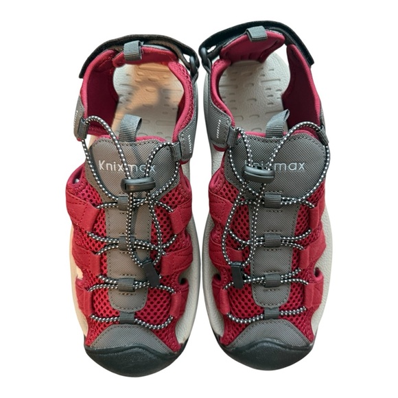 Knixmax Red Grey Hiking Sandals Women’s 8 Closed Toe Design Adjustable Heel NIB - Picture 2 of 8
